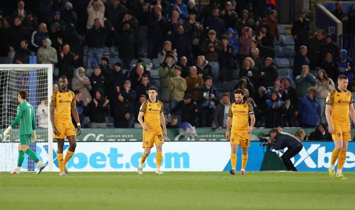 Leicester City v Hull City Sky Bet Championship Hull City players are dejected after conceding the second goal during the Sky Bet Championship match at the King Power Stadium, Leicester 21 04 2026 UK Newspapers OUT Copyright: xAndyxSumnerx FIL-23317-0229