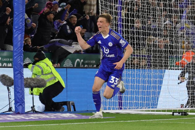 Leicester City v Hull City, EFL Sky Bet Championship GOAL 2-1 Leicester City defender Luke Thomas (33) celebrates scoring during the EFL Sky Bet Championship match between Leicester City and Hull City at the King Power Stadium, Leicester, UK on 21 April 2026. Leicester King Power Stadium Leicestershire UK Editorial use only DataCo restrictions apply See www.football-dataco.com , Copyright: xJohnxMallettx PSI-24111-0059