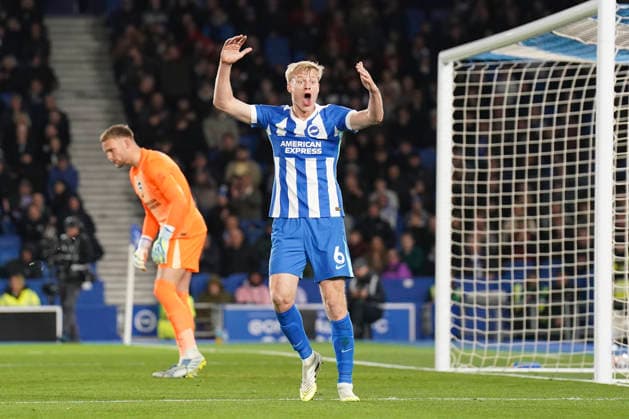Brighton & Hove Albion v Chelsea, Premier League Brighton & Hove Albion defender Jan Paul van Hecke (6) reacts and gestures during the Brighton & Hove Albion v Chelsea Premier League match at the American Express Stadium, Brighton & Hove, England on 21 April 2026 Credit: Robbie Hoad Every Second Media Editorial use only. All images are copyright Every Second Media Limited. No images may be reproduced without prior permission. All rights reserved. Premier League and Football League images are subject to licensing agreements with Football DataCo Limited. see https: www.football-dataco.com Copyright: xIMAGO EveryxSecondxMediax ESM-1932-0023 RobbiexHoadx xEveryxSecondxMediax