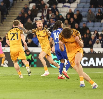Leicester City v Hull City Sky Bet Championship Oliver McBurnie of Hull City celebrates scoring the second goal during the Sky Bet Championship match at the King Power Stadium, Leicester 21 04 2026 UK Newspapers OUT Copyright: xAndyxSumnerx FIL-23317-0244