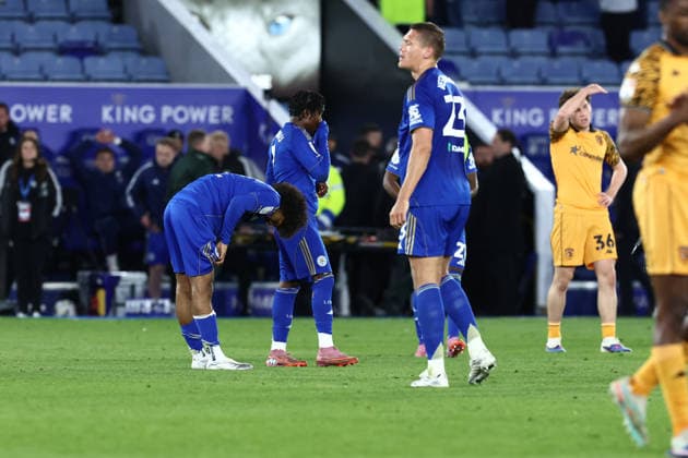 Leicester City v Hull City, EFL Sky Bet Championship Leicester City players at the end of the EFL Sky Bet Championship match between Leicester City and Hull City at the King Power Stadium, Leicester, UK on 21 April 2026. Leicester King Power Stadium Leicestershire UK Editorial use only DataCo restrictions apply See www.football-dataco.com , Copyright: xJohnxMallettx PSI-24111-0078