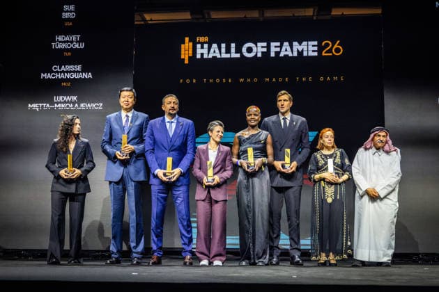 Basketball Berlin 21.04.2026 Draw FIBA Women™s Basketball Wold Cup Auslosung FIBA Weltmeisterschaften der Frauen FIBA Hall Of Fame Introduction 2026 Sue Bird Wang Zhizhi Hidayet Türkoglu Celine Dumerc Clarisse Machanguana Dirk Nowitzki Wilma Demierre, Enkelin von Ismenia Pauchard Sheikh Saud Ali Al Thani, FIBA International Basketball Federation President *** Basketball Berlin 21 04 2026 Draw FIBA Women™s Basketball Wold Cup Draw FIBA Womens World Championships FIBA Hall Of Fame Introduction 2026 Sue Bird Wang Zhizhi Hidayet Türkoglu Celine Dumerc Clarisse Machanguana Dirk Nowitzki Wilma Demierre, granddaughter of Ismenia Pauchard Sheikh Saud Ali Al Thani, FIBA International Basketball Federation President