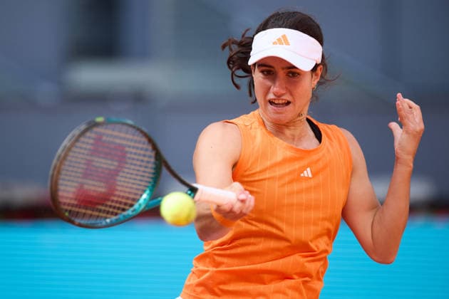 Mutua Madrid Open - Day Three Carlota Martinez Cirez of Spain plays a forehand against Zeynep Sommez of Turkey during the GirlÕs Singles match on day three of the Mutua Madrid Open at Caja Magica on April 22, 2026, in Madrid, Spain. Madrid Caja Magica Madrid Spain RL_MMO2K26_000345 Copyright: xRicardoxLarreinax