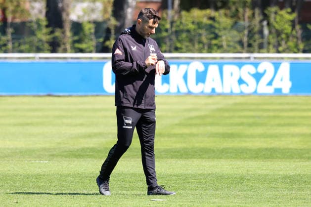 DEU, DFL, 2. FBL Hertha BSC, Training, 22.04.2026, Sportforum, Berlin, DEU, DFL, 2. FBL Hertha BSC, Training, im Bild Cheftrainer Stefan Leitl (Hertha BSC Berlin) DFL - regulations prohibit any use of Photographs as image sequences and or quasi-video