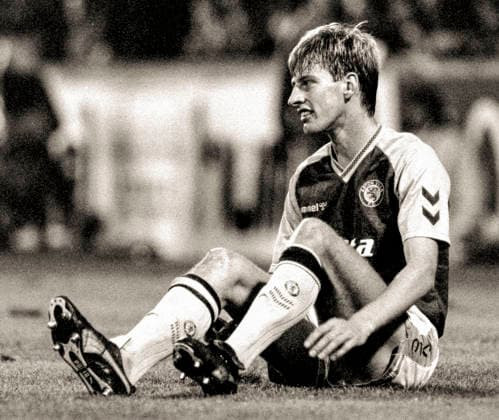 891105 Football, Football League First Division, England 1989-1990, Aston Villa - Everton 6-2: Aston Villas Ian Ormondroyd. Photo: BILDBYRAN D159_08 D159_08 Aston Villa Everton scanx Barclays League Div 1 dia bbeng fotboll football soccer football league first division division one division 1 premier league england season 1989-1990 1989-90 1989 90 89 90 89-90 1989 *** 891105 Football, Football League First Division, England 1989 1990, Aston Villa Everton 6 2 Aston Villas Ian Ormondroyd Photo BILDBYRAN D159 08 D159 08 Aston Villa Everton scanx Barclays League Div 1 dia bbeng fotboll football soccer football league first division division one division 1 premier league england season 1989 1990 1989 90 1989 90 89 90 89 90 1989  Copyright: BILDBYRAN BB891105BB027