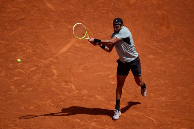 Mutua Madrid Open - Day Three Matteo Berrettini of Italy plays a backhand against Dino Prizmic of Croatia during the MenÕs Singles match on day three of the Mutua Madrid Open at Caja Magica on April 22, 2026, in Madrid, Spain. Madrid Caja Magica Madrid Spain RL_MMO2K26_000477 Copyright: xRicardoxLarreinax