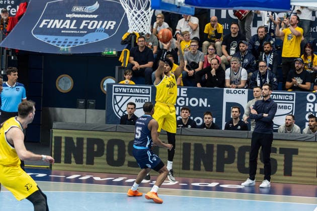 GER, ENBL VIMODROM Final 4, Halbfinale 1, CSO Voluntari - Dziki Warschau. 22.04.2026, Stadthalle, Weißenfels, GER, ENBL VIMODROM Final 4, Halbfinale 1, CSO Voluntari - Dziki Warschau. Rivaldo Soares (Dziki Warschau, 4) Â Foto Alexander Trienitz Weißenfels Stadthalle Sachsen-Anhalt Deutschland