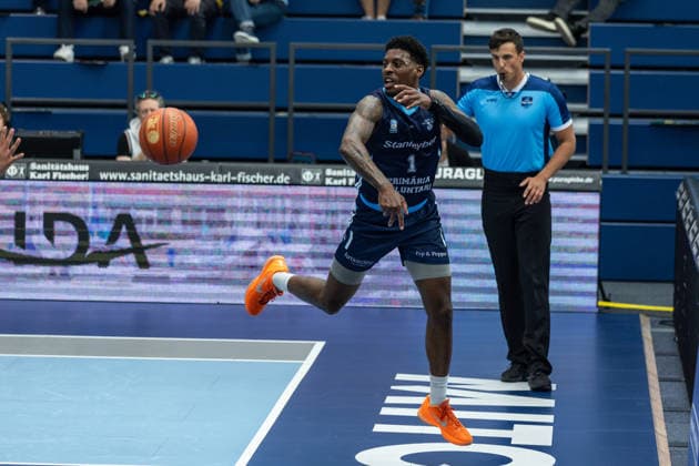 GER, ENBL VIMODROM Final 4, Halbfinale 1, CSO Voluntari - Dziki Warschau. 22.04.2026, Stadthalle, Weißenfels, GER, ENBL VIMODROM Final 4, Halbfinale 1, CSO Voluntari - Dziki Warschau. Sacar Anim (CSO Voluntari, 1) Â Foto Alexander Trienitz Weißenfels Stadthalle Sachsen-Anhalt Deutschland