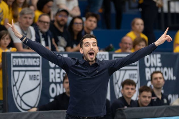 Marco Legovich (Dzigi, Head Coach), CSO Voluntari vs. Dziki Warszawa, European North Basketball League, Final Four, Halbfinale 2025 26, Rumänien, Polen, 22.04.2026. Weissenfels Stadthalle Sachsen-Anhalt Deutschland
