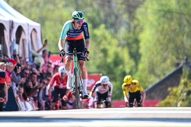 La Fleche Wallonne 2026 Cycling Race HUY, BELGIUM - APRIL 22 : Seixas Paul (FRA) of Decathlon CMA CGM Team in the final sprint during the 90th edition of La Fleche Wallonne an UCI World Tour 1.UWT one day cycling road race for Men Elite of 209 km with start in Herstal and finish in Huy on April 22, 2026 in Huy, Belgium, 22 04 2026 ( Motordriver Guy De Vuyst - Huy Belgium  Copyright: xVincentxKalutx