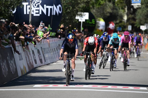 22-04-2026 Tour Of The Alps; Tappa 03 Laces - Arco; 2026, Pinarello - Q36.5; Pidcock, Thomas; Arco; 