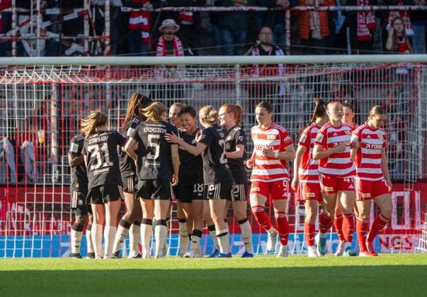 Fußball, Frauen, Saison 2025 2026, Google Pixel Frauen-Bundesliga (23. Spieltag), 1. FC Union Berlin -FC Bayern München, Bayern-Jubel nach Tor zum 0:1, 22.04. 2026, Copyright: xMatthiasxKochx