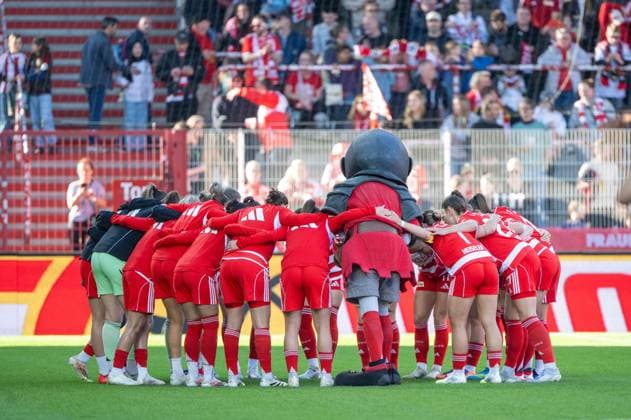 Fußball, Frauen, Saison 2025 2026, Google Pixel Frauen-Bundesliga (23. Spieltag), 1. FC Union Berlin -FC Bayern München, Union-Motivation vor dem Spiel im Kreis, 22.04. 2026, Copyright: xMatthiasxKochx