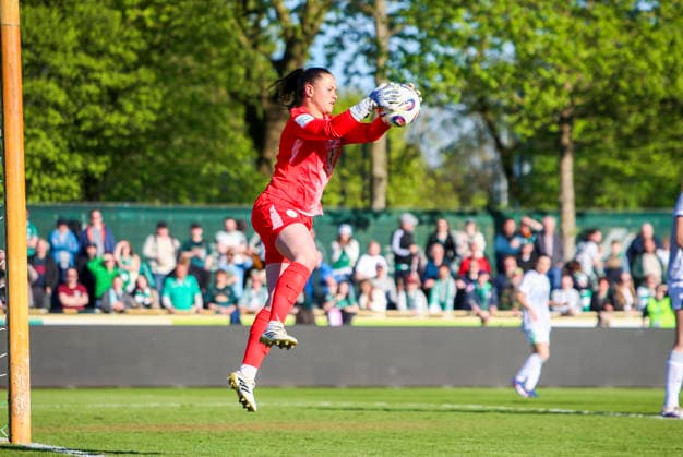 Deutschland: Frauen-Bundesliga 2025 2026, 17. Spieltag - Werder Bremen vs VfL Wolfsburg - Weser-Stadion - Platz 11 (Bremen): Martina TufekoviÄ‡ Martina Tufekovic (VfL Wolfsburg Frauen, 21) Bremen Copyright: xAymanxAlahmedx