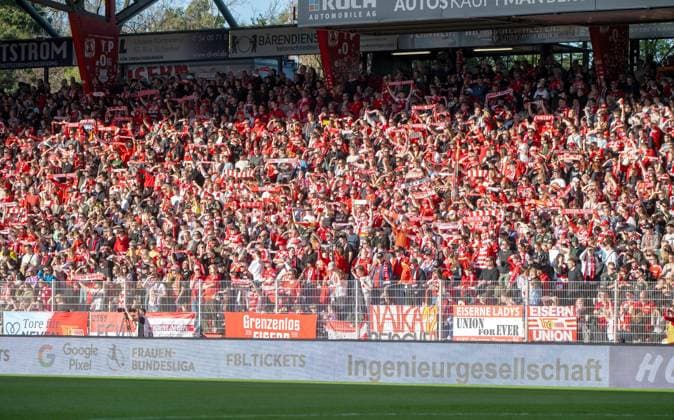 Fußball, Frauen, Saison 2025 2026, Google Pixel Frauen-Bundesliga (23. Spieltag), 1. FC Union Berlin -FC Bayern München, Fans des 1. FC Union, 22.04. 2026, Copyright: xMatthiasxKochx