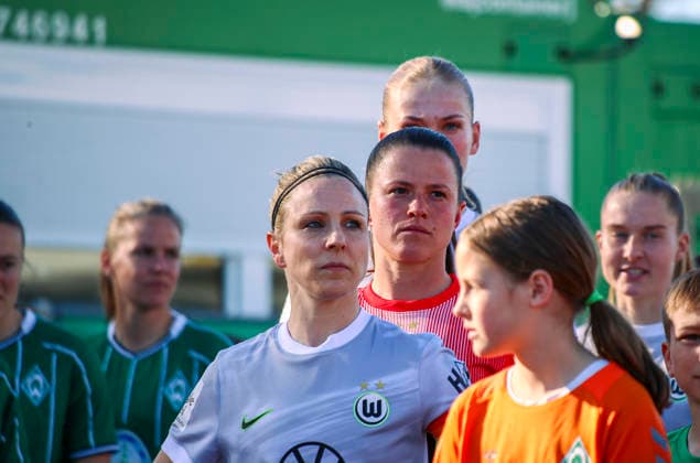 Deutschland: Frauen-Bundesliga 2025 2026, 17. Spieltag - Werder Bremen vs VfL Wolfsburg - Weser-Stadion - Platz 11 (Bremen): Svenja Huth (VfL Wolfsburg Frauen, 10) Bremen Copyright: xAymanxAlahmedx
