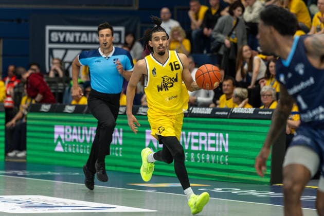 GER, ENBL VIMODROM Final 4, Halbfinale 1, CSO Voluntari - Dziki Warschau. 22.04.2026, Stadthalle, Weißenfels, GER, ENBL VIMODROM Final 4, Halbfinale 1, CSO Voluntari - Dziki Warschau. Tahlik Chavez (Dziki Warschau, 16) Â Foto Alexander Trienitz Weißenfels Stadthalle Sachsen-Anhalt Deutschland