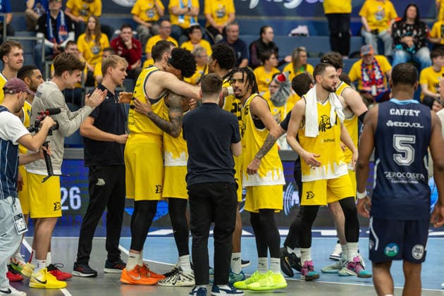 GER, ENBL VIMODROM Final 4, Halbfinale 1, CSO Voluntari - Dziki Warschau. 22.04.2026, Stadthalle, Weißenfels, GER, ENBL VIMODROM Final 4, Halbfinale 1, CSO Voluntari - Dziki Warschau. Das Team Dziki Warschau jubelt nach dem Sieg Â Foto Alexander Trienitz Weißenfels Stadthalle Sachsen-Anhalt Deutschland