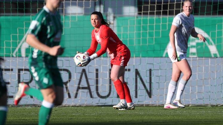 Bremen vs VfL, BL Frauen Bremen, 22.04.2026, Fußball, Frauen, Google Pixel Bundesliga, Saison 2025 2026, SV Werder Bremen vs VfL Wolfsburg, Torfrau Martina Tufekovic (VfL Wolfsburg) Deutschland
