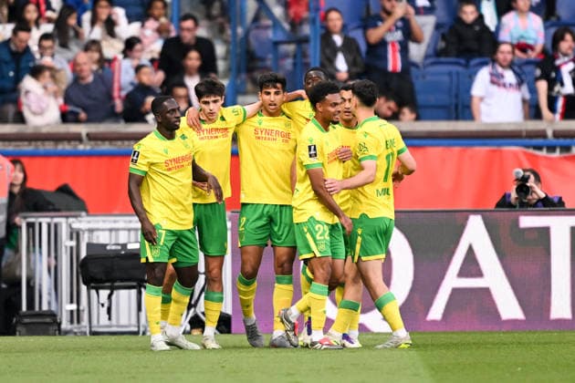 Paris Saint-Germain v FC Nantes - Ligue 1 McDonald s 2025 2026 27 Deiver MACHADO (fcn) - 02 Ali YOUSSIF YOUSSEF Ibrahim Almusrati (fcn) - 22 Mathieu ACAPANDIE (fcn) - 66 Louis LEROUX (fcn) during the Ligue 1 McDonald s match between Paris Saint-Germain and Nantes at Parc des Princes on April 22, 2026 in Paris, France. Paris France  Copyright: xFEPx 776348324