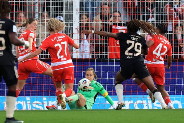 DEU, 2.BL, Frauen, 1.FC Union vs. Bayern Muenchen, 22.04.2026, Stadion Alte Foersterei, Berlin, DEU, 2.BL, Frauen, 1.FC Union vs. Bayern Muenchen, im Bild: CARA BOESL (1.FC Union Berlin 1) DFL - regulations prohibit any use of Photographs as image sequences and or quasi-video