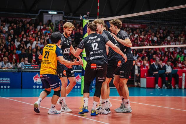 Volleyball Herren CEV Cup 2026 Finale Gas Sales Bluenergy Piacenza vs. SVG Lüneburg 21.04.2026 Die Mannschaft der SVG Lüneburg jubelt