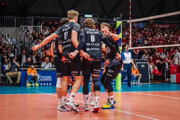 Volleyball Herren CEV Cup 2026 Finale Gas Sales Bluenergy Piacenza vs. SVG Lüneburg 21.04.2026 Die Mannschaft der SVG Lüneburg jubelt