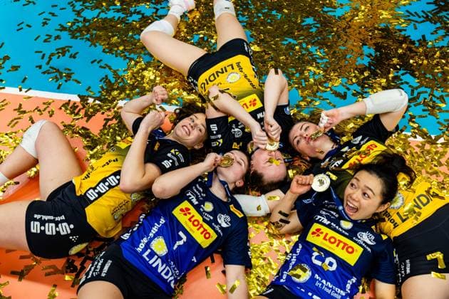 22.04.2026, GER, Volleyball, 1.Bl, Frauen, Saison 25 26, Finale PlayOff (Best of 5), VfB 91 Suhl Lotto Thueringen - Dresdner SC der VfB 91 Suhl Lotto Thueringen gewinnt die PlayOffs 98527 Suhl Sporthalle Wolfsgrube Thüringen Deutschland *** 22 04 2026, GER, Volleyball, 1 Bl, Women, Season 25 26, Final PlayOff Best of 5 , VfB 91 Suhl Lotto Thueringen Dresdner SC der VfB 91 Suhl Lotto Thueringen gewinnt die PlayOffs 98527 Suhl Sporthalle Wolfsgrube Thüringen Germany