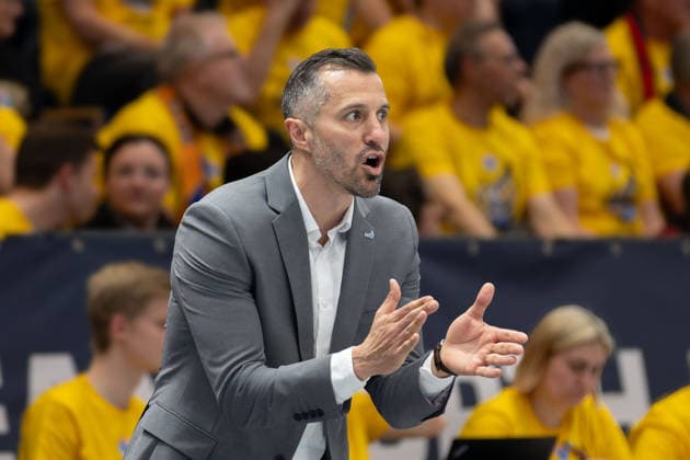 Matthew Otten (MCR, Head Coach), Syntainics MBC vs. Manchester Basketball, European North Basketball League, Final Four, Halbfinale 2025 26, Deutschland England, 22.04.2026. Weissenfels Stadthalle Sachsen-Anhalt Deutschland