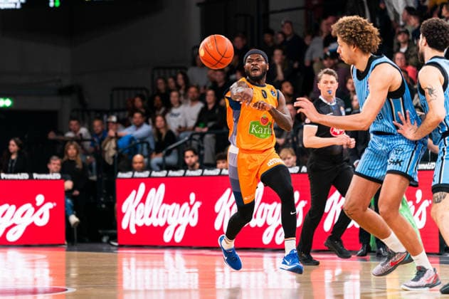 TJ Crockett Jr (Rostock Seawolves, 0) Pass, GER, Veolia Towers Hamburg vs Rostock Seawolves, Basketball, Bundesliga, Spieltag 13, Saison 2025 2026, 22.04.2026 GER, Veolia Towers Hamburg vs Rostock Seawolves, Basketball, Bundesliga, Spieltag 13, Saison 2025 2026, 22.04.2026 Hamburg Copyright: xEibner-Pressefoto MaxxVincenx EP_MVN