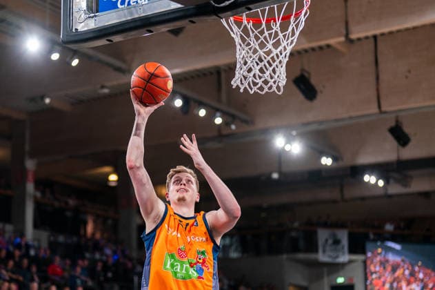 Bent Leuchten (Rostock Seawolves, 51) beim Korbleger, GER, Veolia Towers Hamburg vs Rostock Seawolves, Basketball, Bundesliga, Spieltag 13, Saison 2025 2026, 22.04.2026 GER, Veolia Towers Hamburg vs Rostock Seawolves, Basketball, Bundesliga, Spieltag 13, Saison 2025 2026, 22.04.2026 Hamburg Copyright: xEibner-Pressefoto MaxxVincenx EP_MVN
