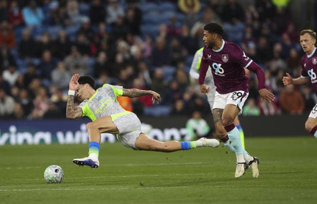 Burnley v Manchester City, FA Premier League 22.04.26 Burnley v Manchester City, FA Premier League Bradley Ormesher The Times Nico O Reilly of Manchester City and Josh Laurent of Burnley  Copyright: xBradleyxOrmesherx NINTCHDBPICT001075442239
