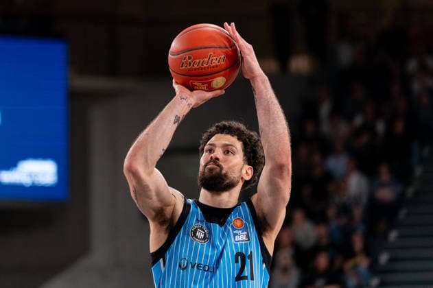 Devon Daniels (Veolia Towers Hamburg, 21) beim Freiwurf, GER, Veolia Towers Hamburg vs Rostock Seawolves, Basketball, Bundesliga, Spieltag 13, Saison 2025 2026, 22.04.2026 GER, Veolia Towers Hamburg vs Rostock Seawolves, Basketball, Bundesliga, Spieltag 13, Saison 2025 2026, 22.04.2026 Hamburg Copyright: xEibner-Pressefoto MaxxVincenx EP_MVN