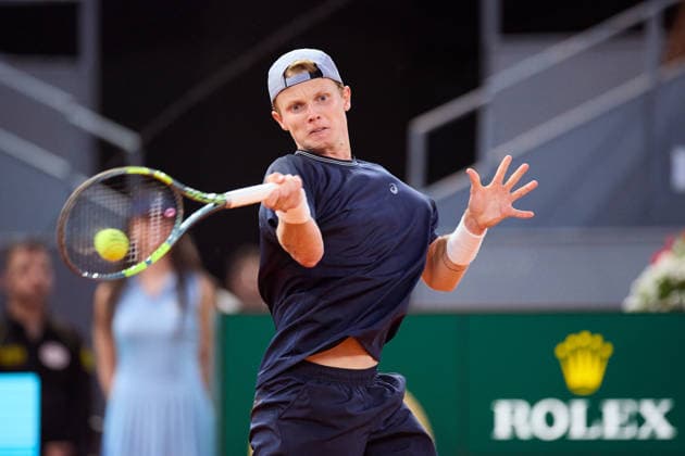 Mutua Madrid Open - Day Three Jesper De Jong of Netherlands plays a forehand against Rafael Jodar of Spain during the MenÕs Singles match on day three of the Mutua Madrid Open at Caja Magica on April 22, 2026, in Madrid, Spain. Madrid Caja Magica Madrid Spain RL_MMO2K26_000633 Copyright: xRicardoxLarreinax