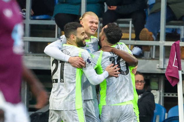 22nd April 2026; Turf Moor, Burnley, Lancashire, England; Premier League Football, Burnley versus Manchester City; Erling Haaland of Manchester City celebrates with teammates after scoring to make it 1-0 in the 5th minute AidanxHunter