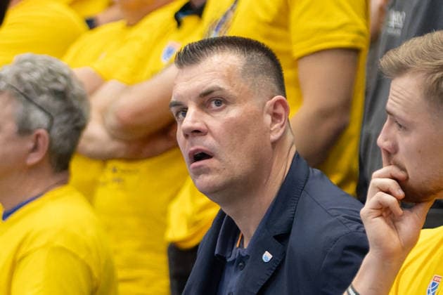 MBC Hauptgesellschfter Christian Zeidler bei der Niederlage des MBC im Spiel Syntainics MBC vs. Manchester Basketball, European North Basketball League, Final Four, Halbfinale 2025 26, Deutschland England, 22.04.2026. Weissenfels Stadthalle Sachsen-Anhalt Deutschland