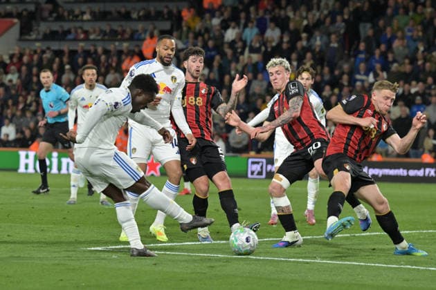 Bournemouth v Leeds United, Premier League Goal 1-1 - Wilfried Gnonto (29) of Leeds United scores the equalising goal during the Premier League match between Bournemouth and Leeds United at the Vitality Stadium, Bournemouth, UK on 22 April 2026. Bournemouth Vitality Stadium Dorset UK Editorial use only DataCo restrictions apply See www.football-dataco.com , Copyright: xGrahamxHuntx PSI-24147-0086