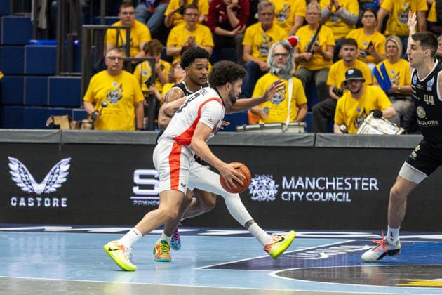 GER, ENBL VIMODROM Final 4, Halbfinale 2, SYNTAINICS MBC - Manchester Basketball. 22.04.2026, Stadthalle, Weißenfels, GER, ENBL VIMODROM Final 4, Halbfinale 2, SYNTAINICS MBC - Manchester Basketball. DJ Mitchell (Manchester Basketball, 8) Â Foto Alexander Trienitz Weißenfels Stadthalle Sachsen-Anhalt Deutschland