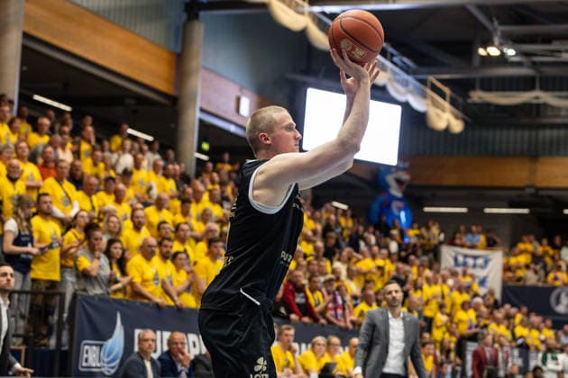 GER, ENBL VIMODROM Final 4, Halbfinale 2, SYNTAINICS MBC - Manchester Basketball. 22.04.2026, Stadthalle, Weißenfels, GER, ENBL VIMODROM Final 4, Halbfinale 2, SYNTAINICS MBC - Manchester Basketball. Collin Welp (Syntainics MBC, 40) Â Foto Alexander Trienitz Weißenfels Stadthalle Sachsen-Anhalt Deutschland