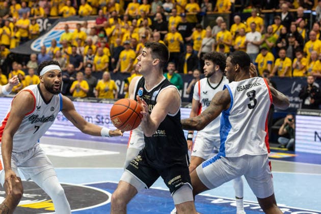 GER, ENBL VIMODROM Final 4, Halbfinale 2, SYNTAINICS MBC - Manchester Basketball. 22.04.2026, Stadthalle, Weißenfels, GER, ENBL VIMODROM Final 4, Halbfinale 2, SYNTAINICS MBC - Manchester Basketball. Jure Planinic (Syntainics MBC, 44) Â Foto Alexander Trienitz Weißenfels Stadthalle Sachsen-Anhalt Deutschland