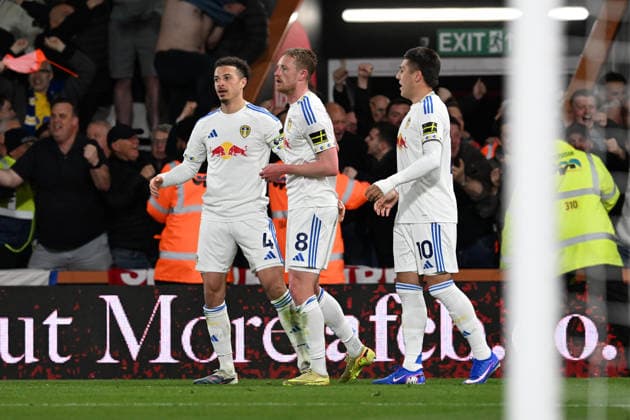 Bournemouth v Leeds United, Premier League Goal 2-2 - Sean Longstaff (8) of Leeds United celebrates scoring equalising goal during the Premier League match between Bournemouth and Leeds United at the Vitality Stadium, Bournemouth, UK on 22 April 2026. Bournemouth Vitality Stadium Dorset UK Editorial use only DataCo restrictions apply See www.football-dataco.com , Copyright: xGrahamxHuntx PSI-24147-0103