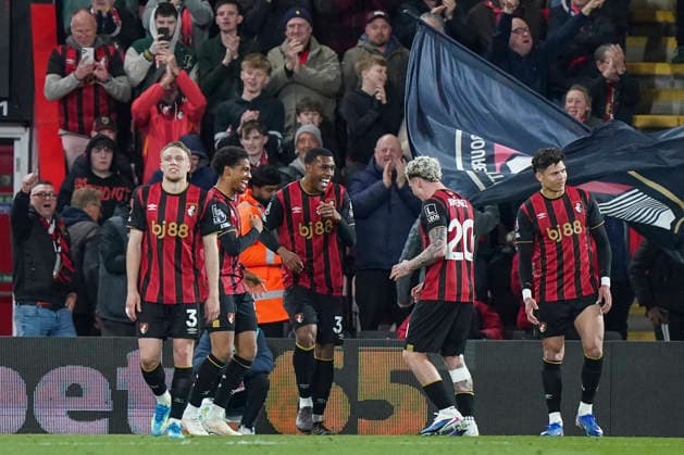 AFC Bournemouth v Leeds United, Premier League Bournemouth forward Rayan (37) scores a GOAL 2-1 and celebrates during the AFC Bournemouth v Leeds United Premier League match at Vitality Stadium, Bournemouth, England on 22 April 2026 Credit: Robbie Hoad Every Second Media Editorial use only. All images are copyright Every Second Media Limited. No images may be reproduced without prior permission. All rights reserved. Premier League and Football League images are subject to licensing agreements with Football DataCo Limited. see https: www.football-dataco.com Copyright: xIMAGO EveryxSecondxMediax ESM-1935-0058 RobbiexHoadx xEveryxSecondxMediax