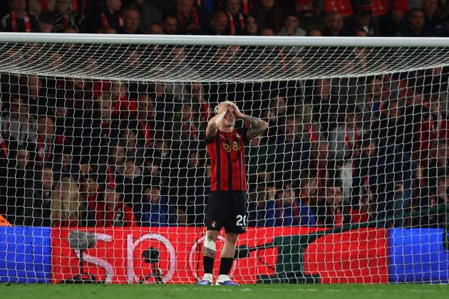 Bournemouth, England, 22nd April 2026. Ãlex JimÃ nez of Bournemouth looks dejected after Sean Longstaff of Leeds United scores to make it 2-2 during the AFC Bournemouth vs Leeds United Premier League match at the Vitality Stadium, Bournemouth. Picture credit should read: Paul Terry Sportimage EDITORIAL USE ONLY. No use with unauthorised audio, video, data, fixture lists, club league logos or live services. Online in-match use limited to 120 images, no video emulation. No use in betting, games or single club league player publications. SPI_043_PT_Bournemouth_Leeds SPI-4707-0043