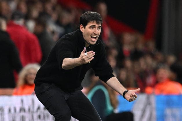 Bournemouth v Leeds United, Premier League AFC Bournemouth manager Andoni Iraola gestures during the Premier League match between Bournemouth and Leeds United at the Vitality Stadium, Bournemouth, UK on 22 April 2026. Bournemouth Vitality Stadium Dorset UK Editorial use only DataCo restrictions apply See www.football-dataco.com , Copyright: xGrahamxHuntx PSI-24147-0140