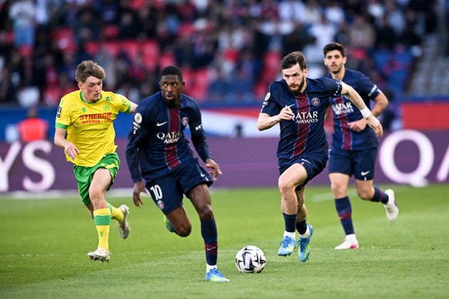 Paris Saint-Germain v FC Nantes - Ligue 1 McDonald s 2025 2026 08 Johann LEPENANT (fcn) - 07 Khvicha KVARATSKHELIA (psg) during the Ligue 1 McDonald s match between Paris Saint-Germain and Nantes at Parc des Princes on April 22, 2026 in Paris, France. Paris France  Copyright: xFEPx 776348324