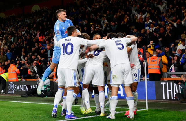 22nd April 2026, Bournemouth, Dorset, England; Premier League Football, AFC Bournemouth versus Leeds United; Sean Longstaff of Leeds celebrates his goal after scoring in the 90+7th minute HongboxChen