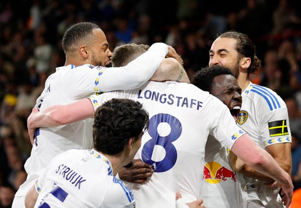 22nd April 2026, Bournemouth, Dorset, England; Premier League Football, AFC Bournemouth versus Leeds United; Sean Longstaff of Leeds celebrates his goal after scoring in the 90+7th minute HongboxChen