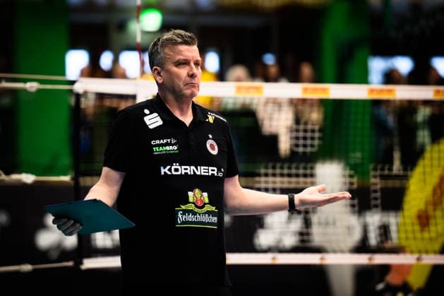 22.04.2026, Sporthalle Wolfsgrube, Suhl Volleyball, Bundesliga Frauen Play-offs, Finale, VfB Suhl LOTTO Thüringen Thueringen vs. Dresdner SC Alexander Waibl (Trainer Coach Dresden)