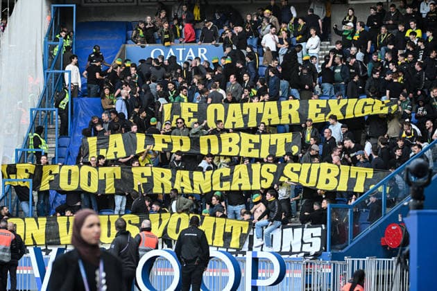 Incidents In The Nantes Supporters Section At Psg v Nantes - Paris Incidents in the Nantes supporters section at the Parc des Princes with clashes breaking out between hooded fans and security guards in Paris, France on April 22, 2026. Photo by Florian Poitout ABACAPRESS.COM Paris France  Copyright: xPoitoutxFlorian ABACAx