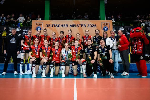 22.04.2026, Sporthalle Wolfsgrube, Suhl Volleyball, Bundesliga Frauen Play-offs, Finale, VfB Suhl LOTTO Thüringen Thueringen vs. Dresdner SC Deutscher Vizemeister 2026 - Dresdner SC